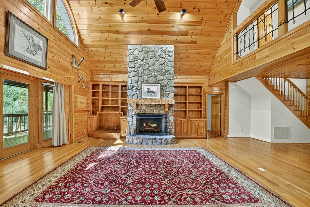 Ellijay, Georgia, 30536, United States, 3 Bedrooms Bedrooms, ,5 BathroomsBathrooms,Residential,Active,1926905