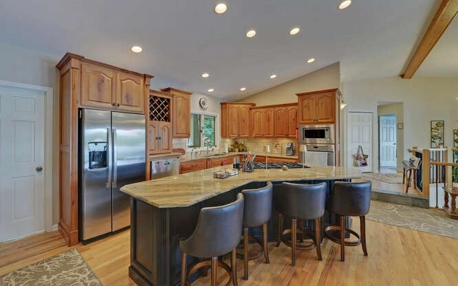 Hiawassee, Georgia, 30546, United States, 4 Bedrooms Bedrooms, ,3 BathroomsBathrooms,Residential,Active,1863263