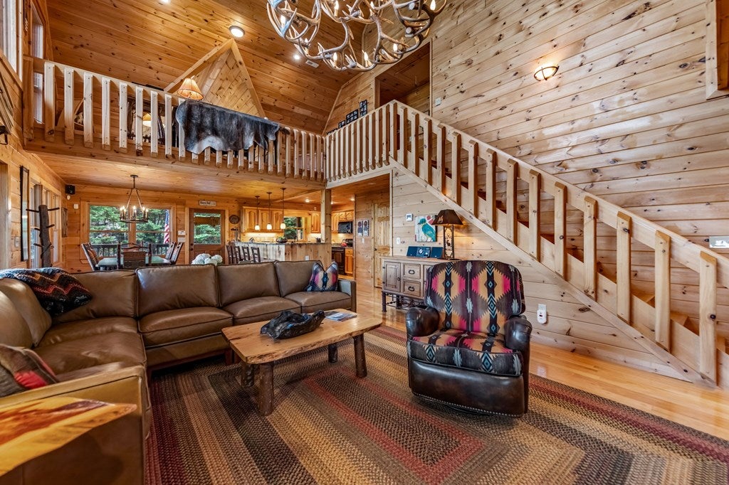 Mineral Bluff, Georgia, 30559, United States, 4 Bedrooms Bedrooms, ,4 BathroomsBathrooms,Residential,Active,1929467