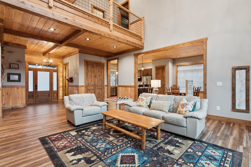 Ellijay, Georgia, 30540, United States, 4 Bedrooms Bedrooms, ,4 BathroomsBathrooms,Residential,Active,1711794