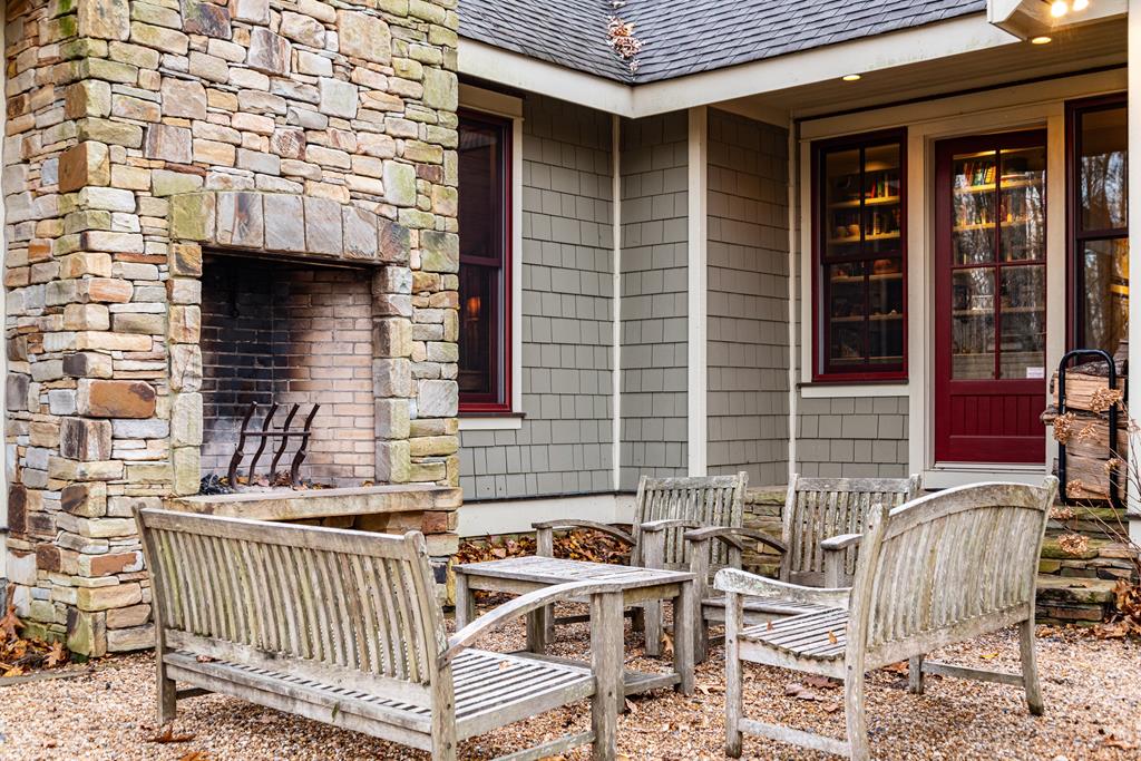 Murphy, North Carolina, 28906, United States, 5 Bedrooms Bedrooms, ,6 BathroomsBathrooms,Residential,Active,2000202