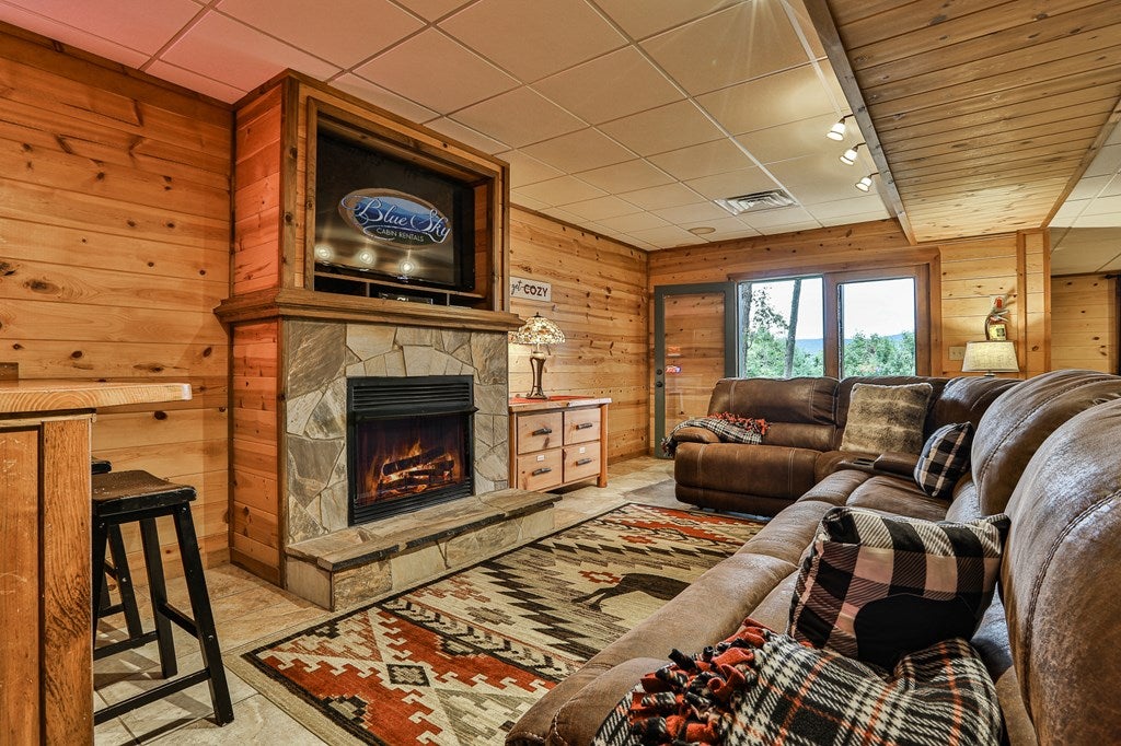 Blue Ridge, Georgia, 30513, United States, 4 Bedrooms Bedrooms, ,4 BathroomsBathrooms,Residential,Active,1998761