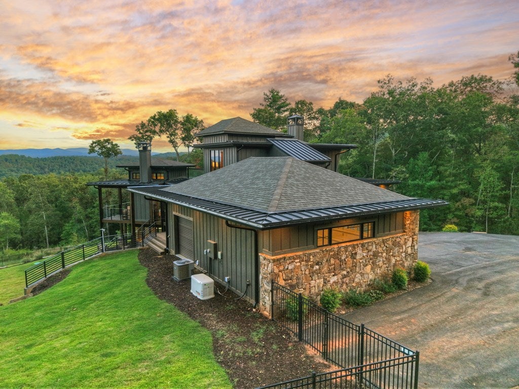 Blue Ridge, Georgia, 30513, United States, 5 Bedrooms Bedrooms, ,5 BathroomsBathrooms,Residential,Active,1945259