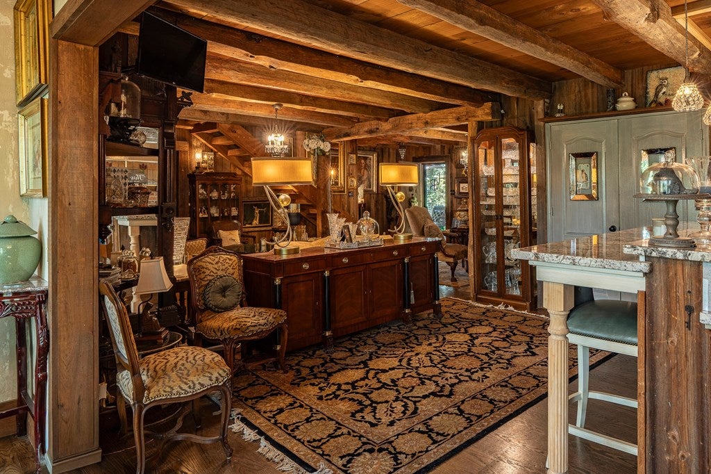 Blairsville, Georgia, 30512, United States, 5 Bedrooms Bedrooms, ,6 BathroomsBathrooms,Residential,Active,1944103