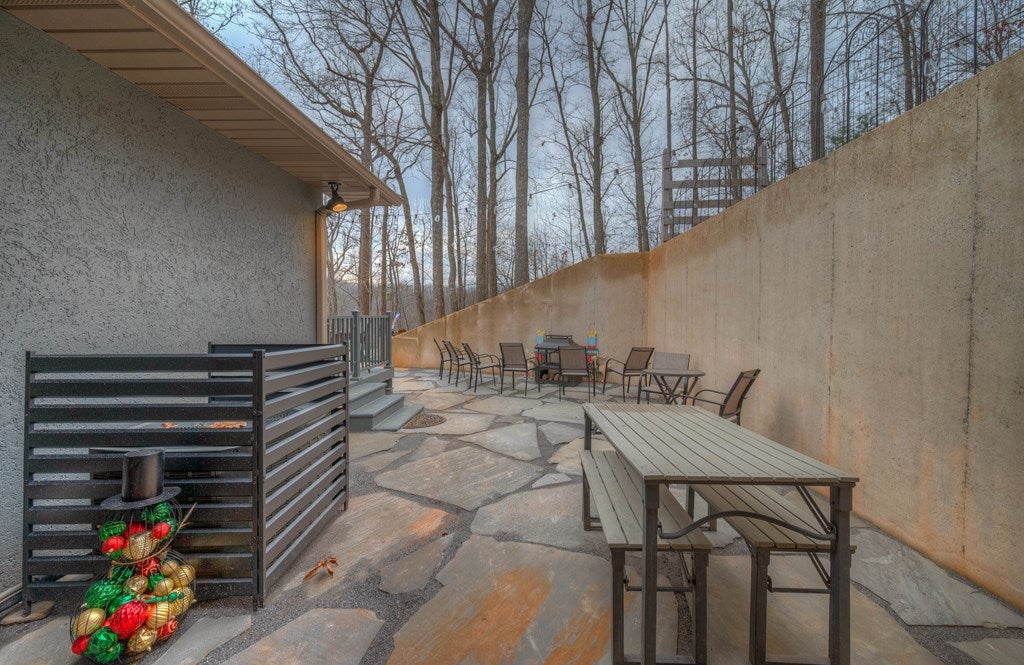 Hiawassee, Georgia, 30546, United States, 3 Bedrooms Bedrooms, ,2 BathroomsBathrooms,Residential,Active,2007353