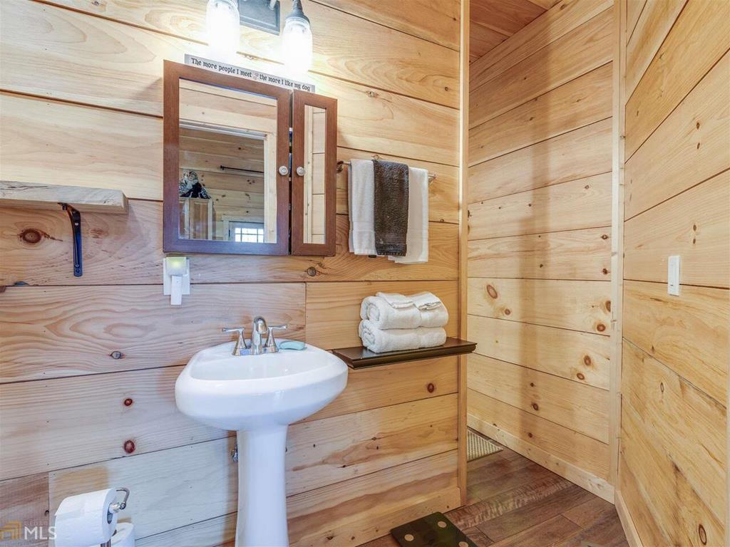 Blue Ridge, Georgia, 30513, United States, 3 Bedrooms Bedrooms, ,3 BathroomsBathrooms,Residential,Active,1926691