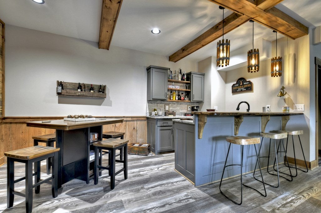 Ellijay, Georgia, 30540, United States, 5 Bedrooms Bedrooms, ,4 BathroomsBathrooms,Residential,Active,1745330