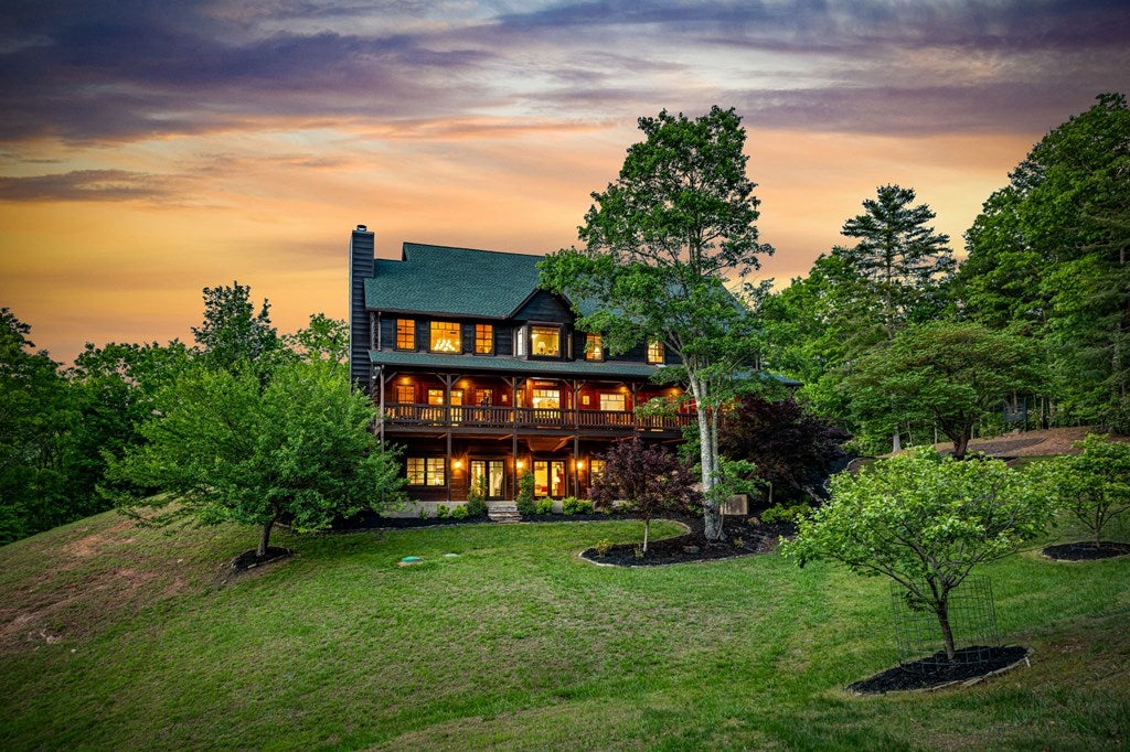 Brasstown, North Carolina, 28902, United States, 4 Bedrooms Bedrooms, ,5 BathroomsBathrooms,Residential,Active,1810516