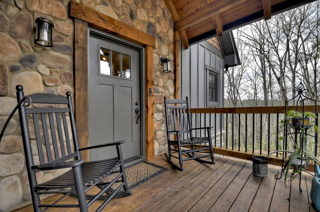 Ellijay, Georgia, 30540, United States, 5 Bedrooms Bedrooms, ,4 BathroomsBathrooms,Residential,Active,1745330