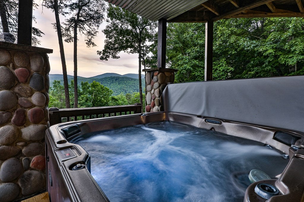 Blue Ridge, Georgia, 30513, United States, 4 Bedrooms Bedrooms, ,4 BathroomsBathrooms,Residential,Active,1998761