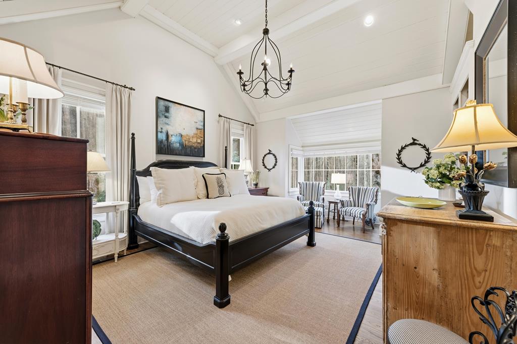 Murphy, North Carolina, 28906, United States, 5 Bedrooms Bedrooms, ,6 BathroomsBathrooms,Residential,Active,2000202