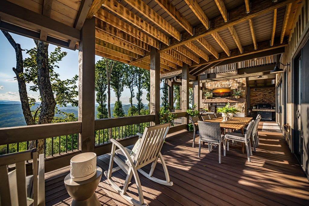Blue Ridge, Georgia, 30513, United States, 4 Bedrooms Bedrooms, ,5 BathroomsBathrooms,Residential,Active,1904743