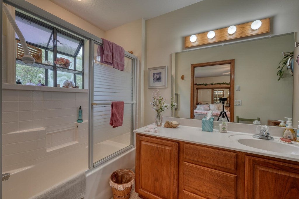 Blairsville, Georgia, 30512, United States, 3 Bedrooms Bedrooms, ,3 BathroomsBathrooms,Residential,Active,1877859