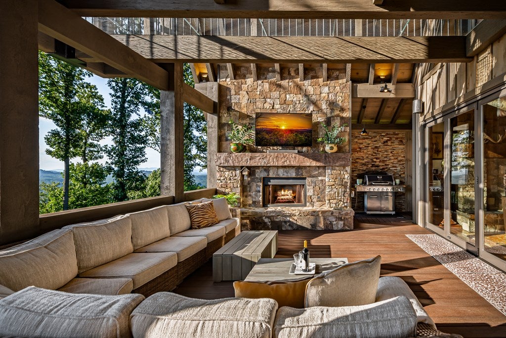 Blue Ridge, Georgia, 30513, United States, 4 Bedrooms Bedrooms, ,5 BathroomsBathrooms,Residential,Active,1904743