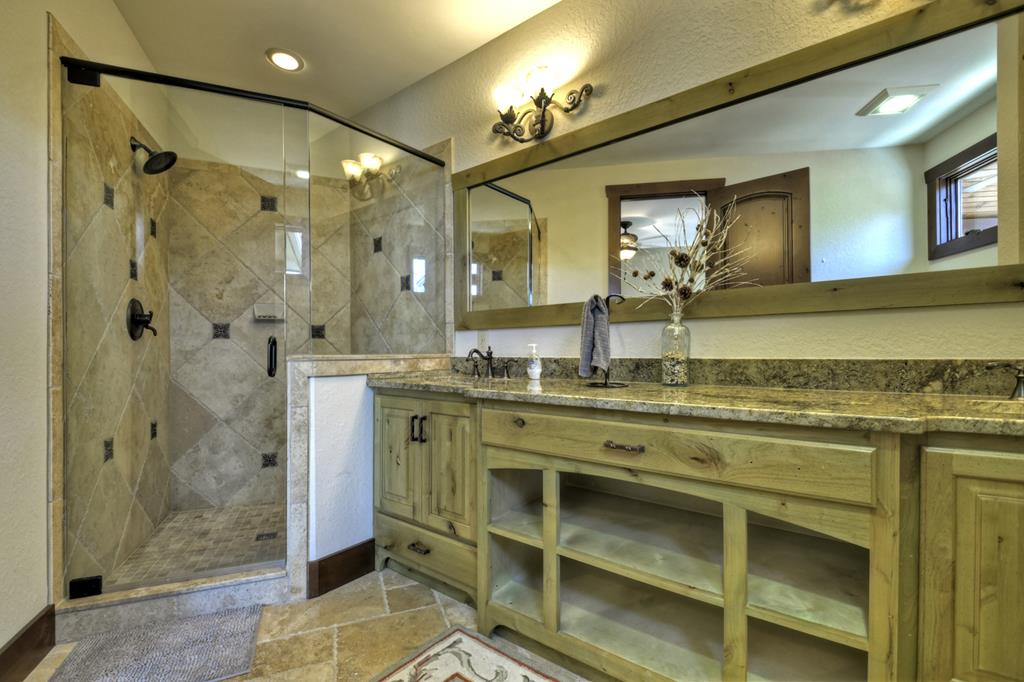 Ellijay, Georgia, 30536, United States, 5 Bedrooms Bedrooms, ,6 BathroomsBathrooms,Residential,Active,1953362