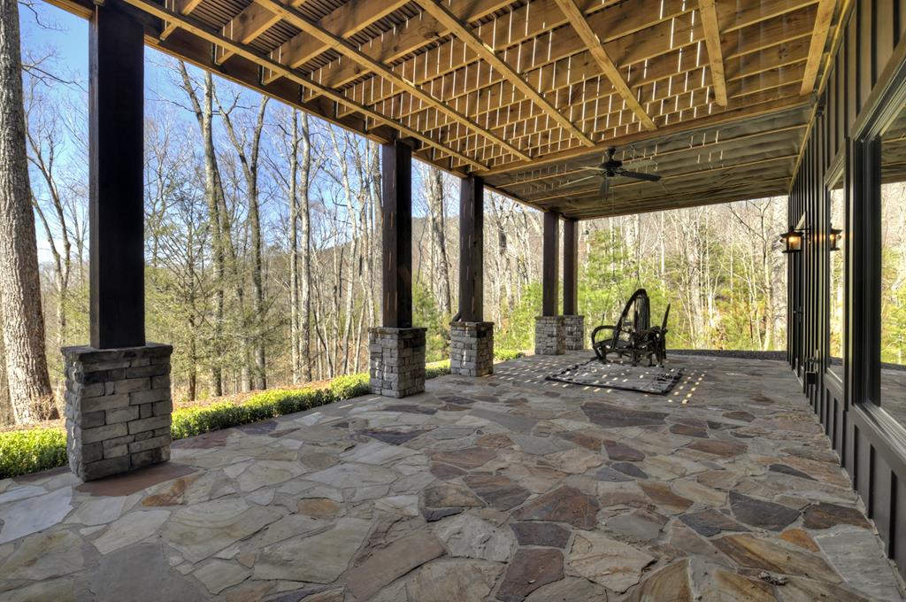 Ellijay, Georgia, 30536, United States, 5 Bedrooms Bedrooms, ,6 BathroomsBathrooms,Residential,Active,1953362