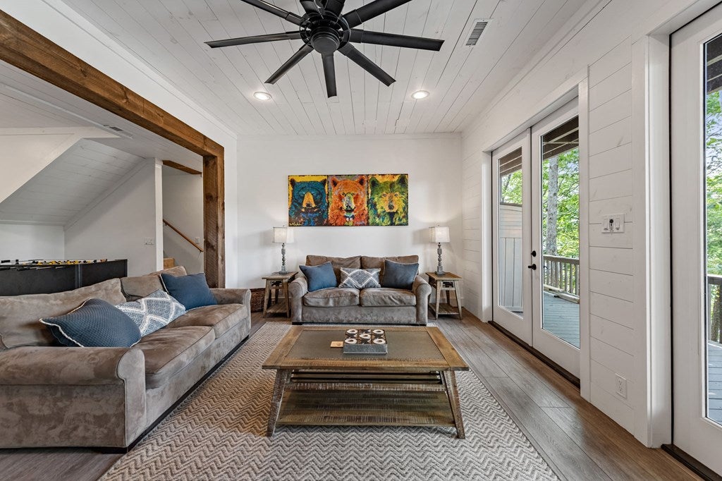 Morganton, Georgia, 30560, United States, 4 Bedrooms Bedrooms, ,3 BathroomsBathrooms,Residential,Pending,1858671