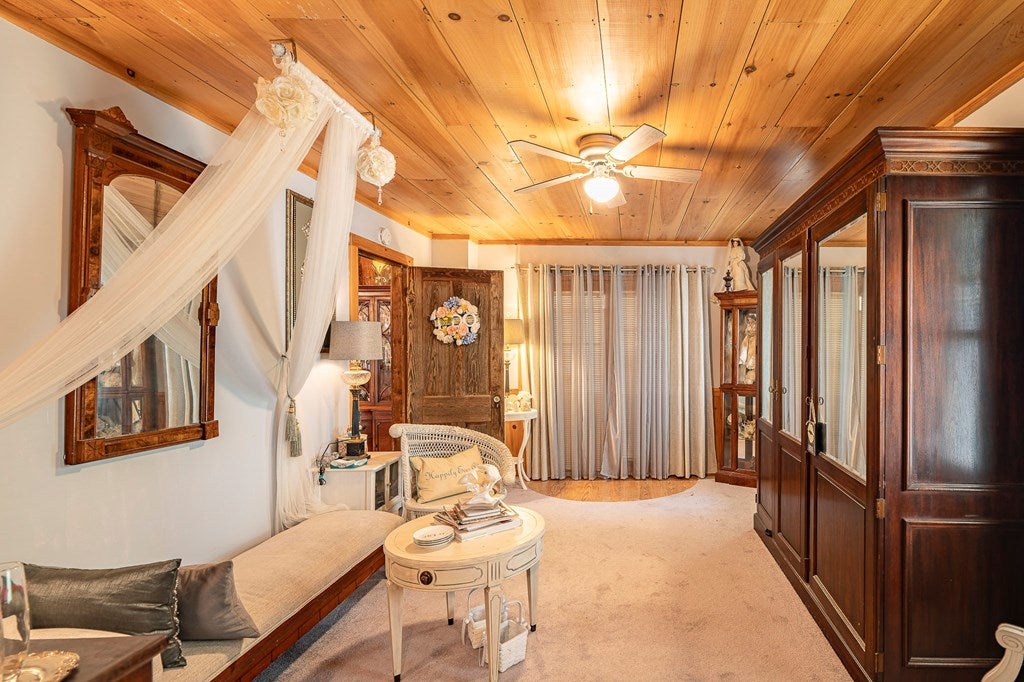 Blairsville, Georgia, 30512, United States, 5 Bedrooms Bedrooms, ,6 BathroomsBathrooms,Residential,Active,1944103