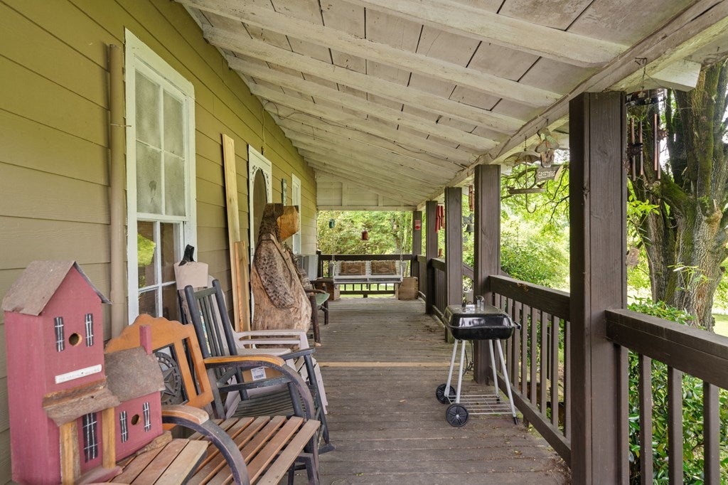 Ellijay, Georgia, 30536, United States, 3 Bedrooms Bedrooms, ,3 BathroomsBathrooms,Residential,Active,1953369