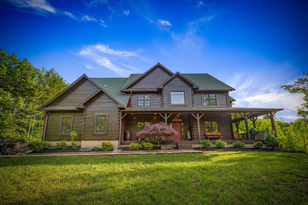 Brasstown, North Carolina, 28902, United States, 4 Bedrooms Bedrooms, ,5 BathroomsBathrooms,Residential,Active,1810516