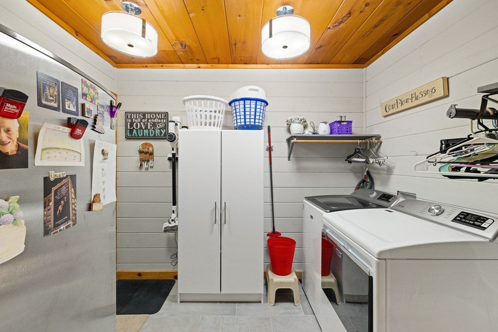 Blue Ridge, Georgia, 30513, United States, 4 Bedrooms Bedrooms, ,4 BathroomsBathrooms,Residential,Active,1990018