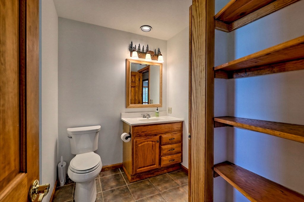 Hiawassee, Georgia, 30546, United States, 3 Bedrooms Bedrooms, ,3 BathroomsBathrooms,Residential,Active,1790158