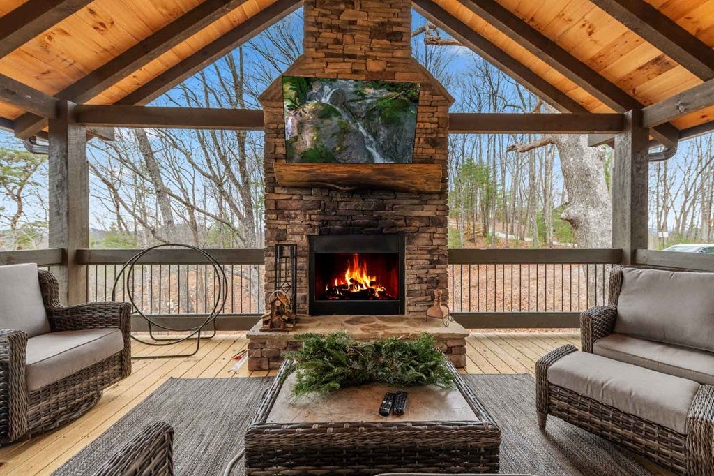 Blue Ridge, Georgia, 30513, United States, 4 Bedrooms Bedrooms, ,4 BathroomsBathrooms,Residential,Active,1965858