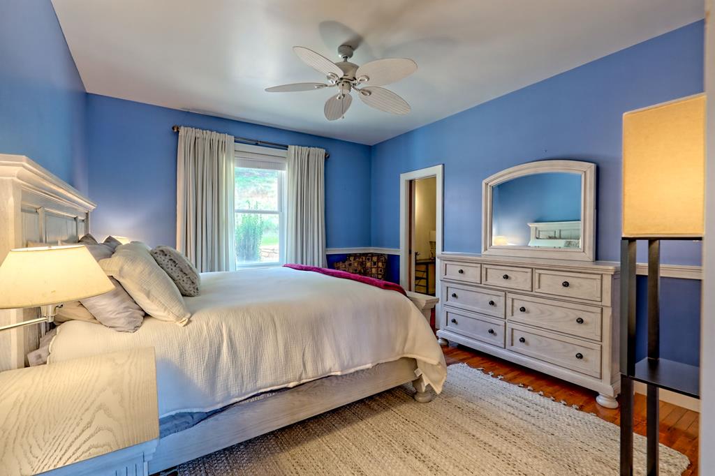 Franklin, North Carolina, 28734, United States, 3 Bedrooms Bedrooms, ,4 BathroomsBathrooms,Residential,Active,1945078