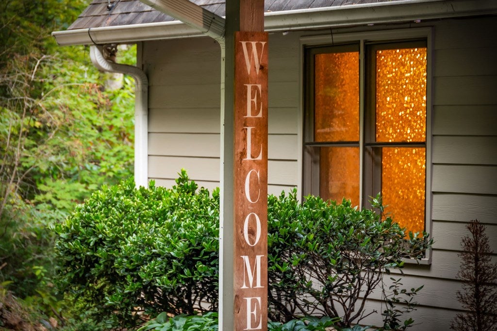 Blue Ridge, Georgia, 30513, United States, 4 Bedrooms Bedrooms, ,3 BathroomsBathrooms,Residential,Active,1945235