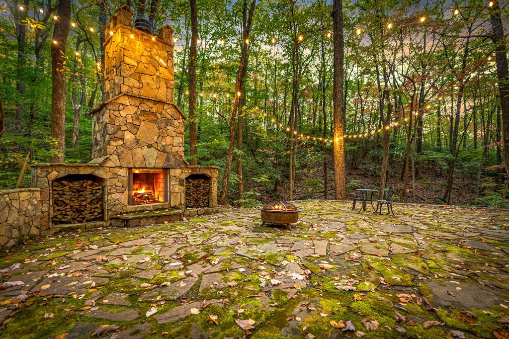 Ellijay, Georgia, 30536, United States, 5 Bedrooms Bedrooms, ,5 BathroomsBathrooms,Residential,Active,1973280