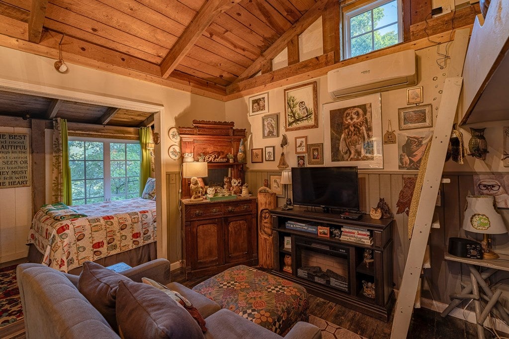 Blairsville, Georgia, 30512, United States, 5 Bedrooms Bedrooms, ,6 BathroomsBathrooms,Residential,Active,1944103