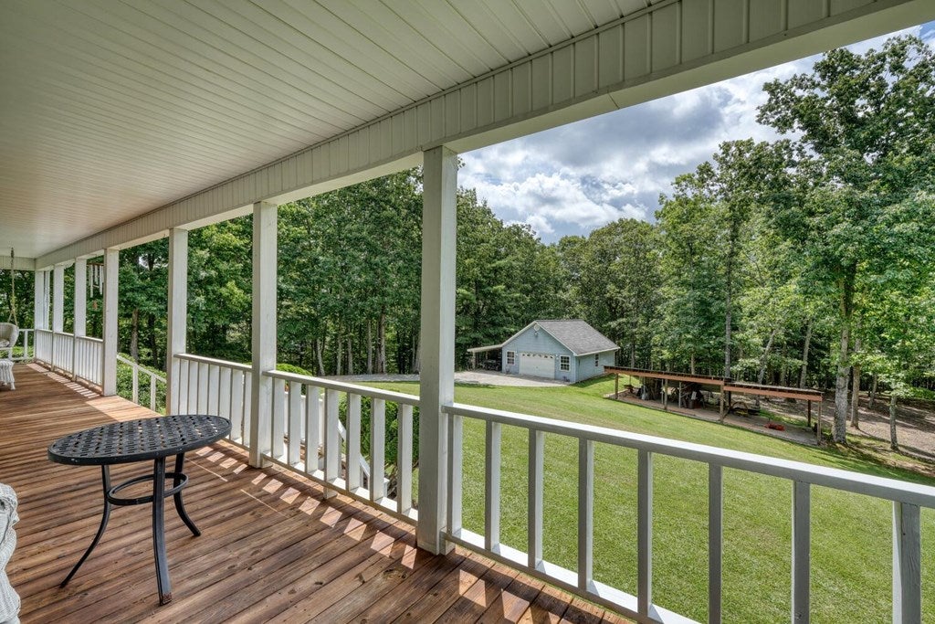 Blairsville, Georgia, 30512, United States, 4 Bedrooms Bedrooms, ,4 BathroomsBathrooms,Residential,Active,1892611