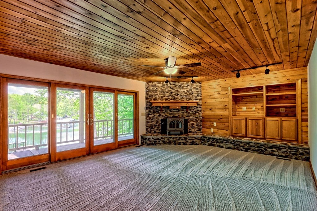 Hiawassee, Georgia, 30546, United States, 3 Bedrooms Bedrooms, ,3 BathroomsBathrooms,Residential,Active,1790158