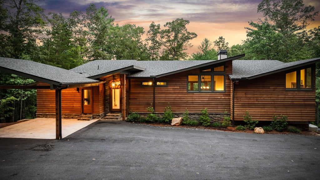 Ellijay, Georgia, 30540, United States, 5 Bedrooms Bedrooms, ,6 BathroomsBathrooms,Residential,Active,1914794