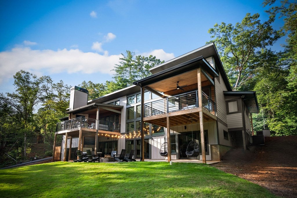 Ellijay, Georgia, 30540, United States, 5 Bedrooms Bedrooms, ,6 BathroomsBathrooms,Residential,Active,1914794