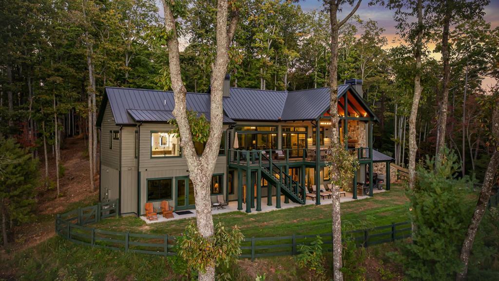 Ellijay, Georgia, 30536, United States, 3 Bedrooms Bedrooms, ,4 BathroomsBathrooms,Residential,Active,1968120
