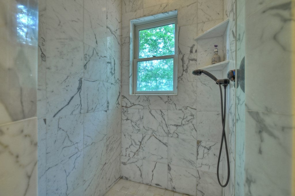 Ellijay, Georgia, 30536, United States, 6 Bedrooms Bedrooms, ,7 BathroomsBathrooms,Residential,Active,1790226