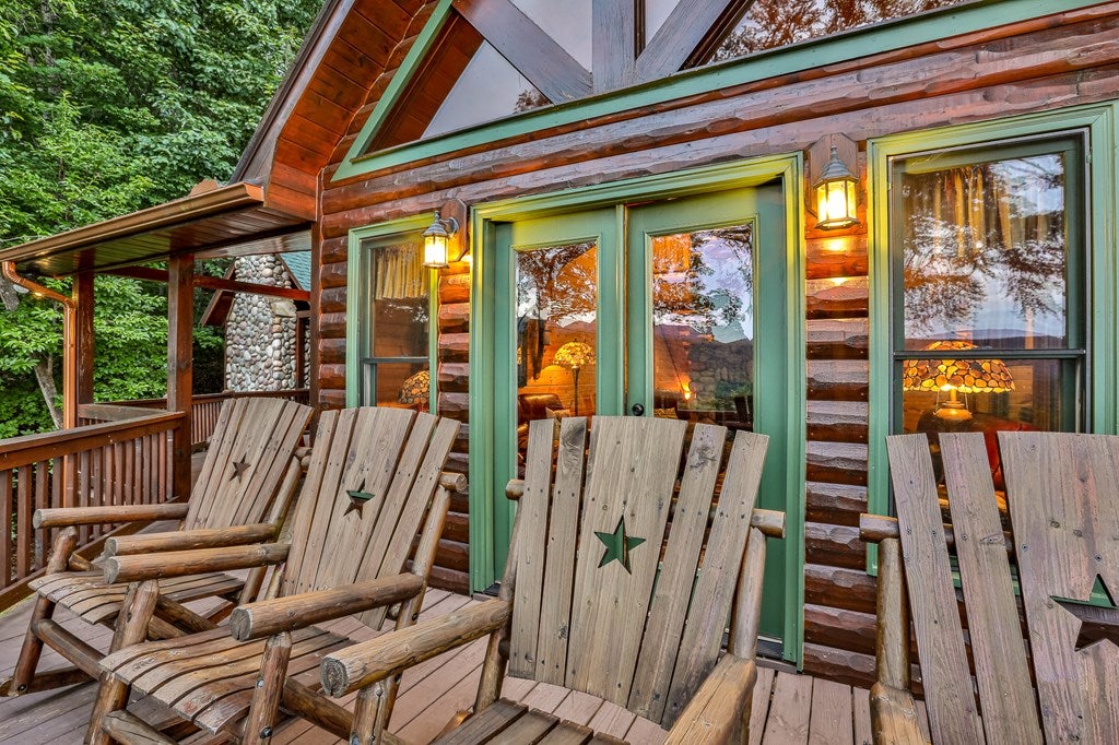 Blue Ridge, Georgia, 30513, United States, 4 Bedrooms Bedrooms, ,4 BathroomsBathrooms,Residential,Active,1998761