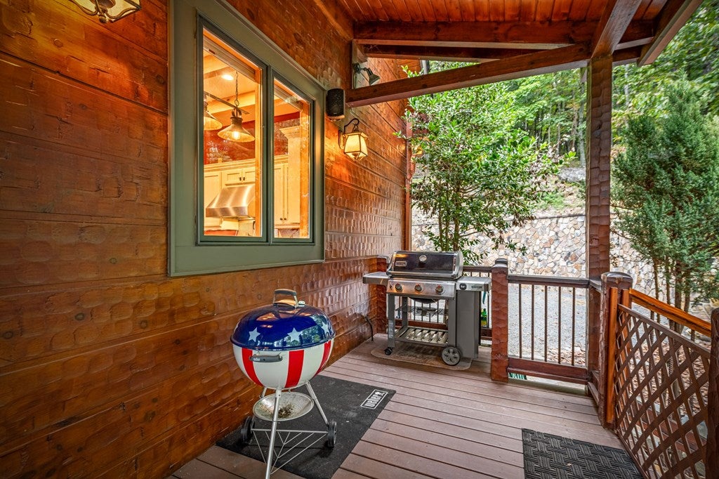 Morganton, Georgia, 30560, United States, 4 Bedrooms Bedrooms, ,5 BathroomsBathrooms,Residential,Active,1952626