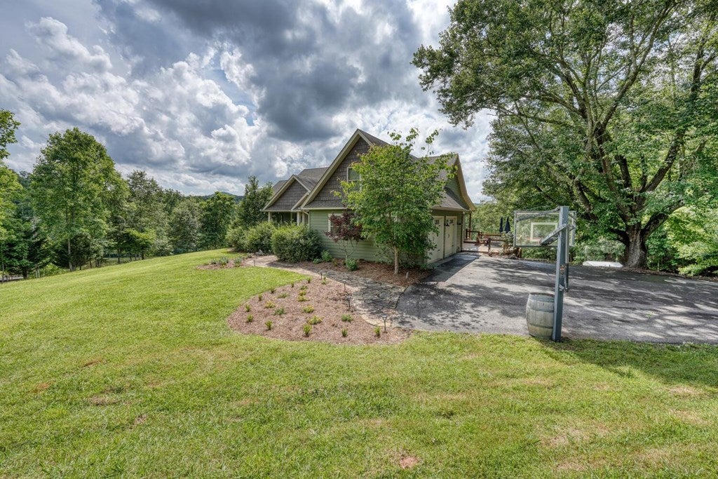 Blairsville, Georgia, 30512, United States, 4 Bedrooms Bedrooms, ,4 BathroomsBathrooms,Residential,Active,1850663