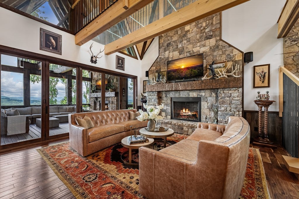 Blue Ridge, Georgia, 30513, United States, 4 Bedrooms Bedrooms, ,5 BathroomsBathrooms,Residential,Active,1904743