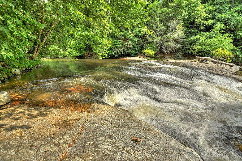 Ellijay, Georgia, 30536, United States, 3 Bedrooms Bedrooms, ,5 BathroomsBathrooms,Residential,Active,1926905