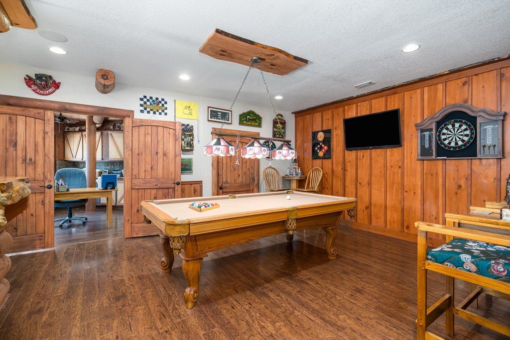 Murphy, North Carolina, 28906, United States, 4 Bedrooms Bedrooms, ,7 BathroomsBathrooms,Residential,Active,1748698