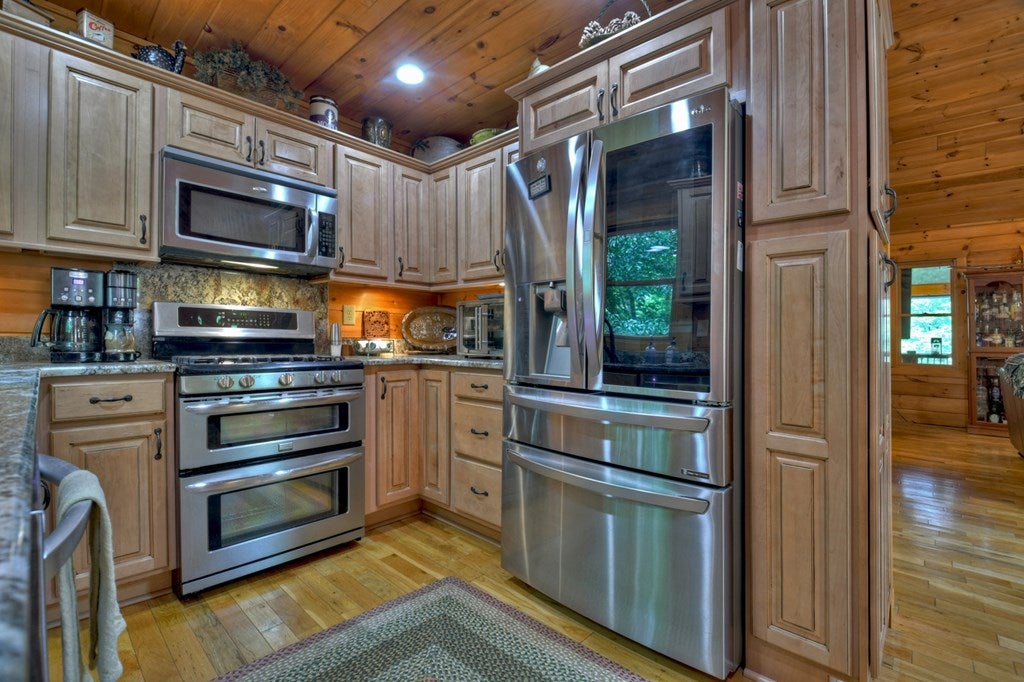 Morganton, Georgia, 30560, United States, 4 Bedrooms Bedrooms, ,6 BathroomsBathrooms,Residential,Active,1944072