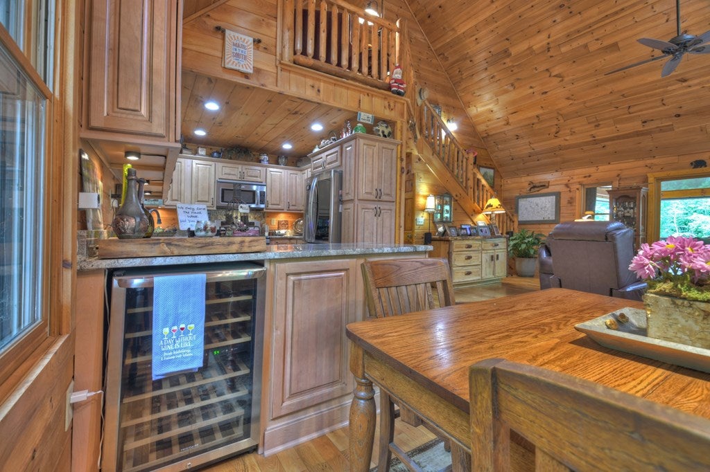 Morganton, Georgia, 30560, United States, 4 Bedrooms Bedrooms, ,6 BathroomsBathrooms,Residential,Active,1944072