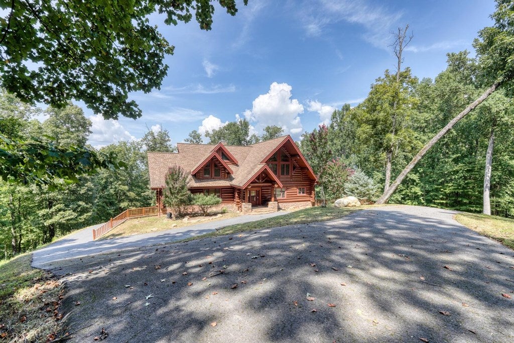 Blairsville, Georgia, 30512, United States, 4 Bedrooms Bedrooms, ,6 BathroomsBathrooms,Residential,Active,1934771