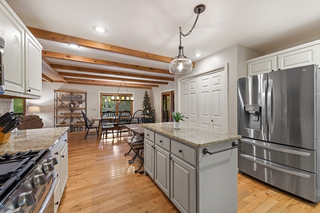 Blue Ridge, Georgia, 30513, United States, 4 Bedrooms Bedrooms, ,3 BathroomsBathrooms,Residential,Active,1945235