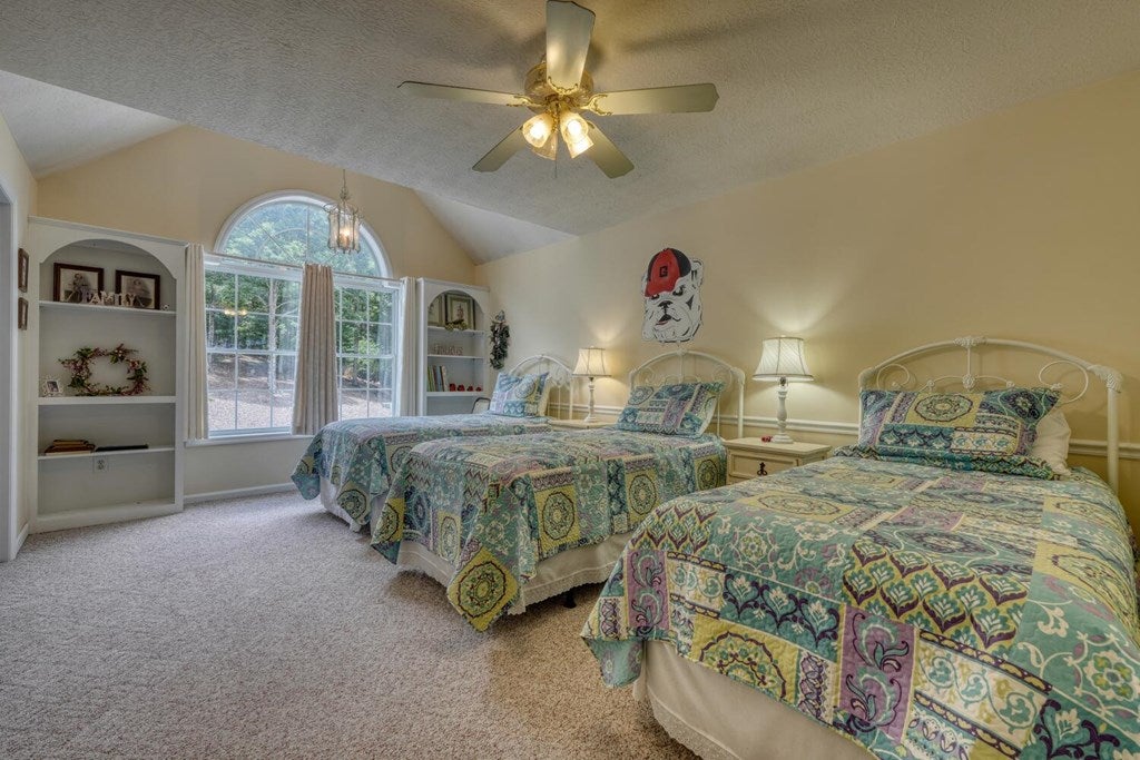 Blairsville, Georgia, 30512, United States, 4 Bedrooms Bedrooms, ,4 BathroomsBathrooms,Residential,Active,1892611