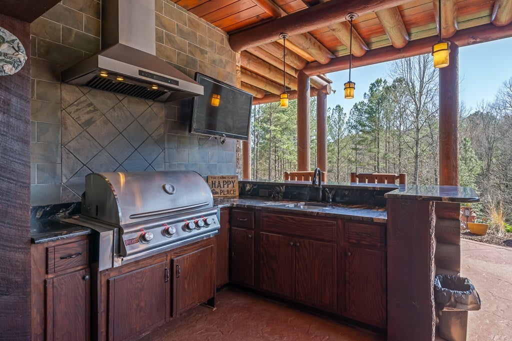 Murphy, North Carolina, 28906, United States, 4 Bedrooms Bedrooms, ,7 BathroomsBathrooms,Residential,Active,1748698