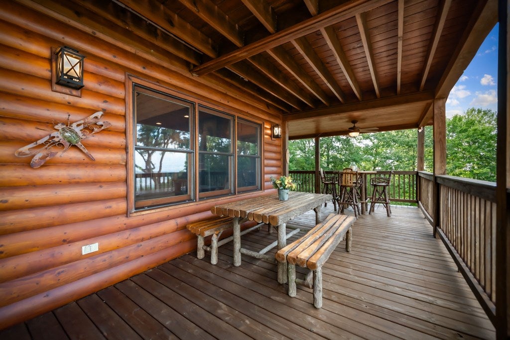 Mineral Bluff, Georgia, 30559, United States, 4 Bedrooms Bedrooms, ,4 BathroomsBathrooms,Residential,Active,1929467